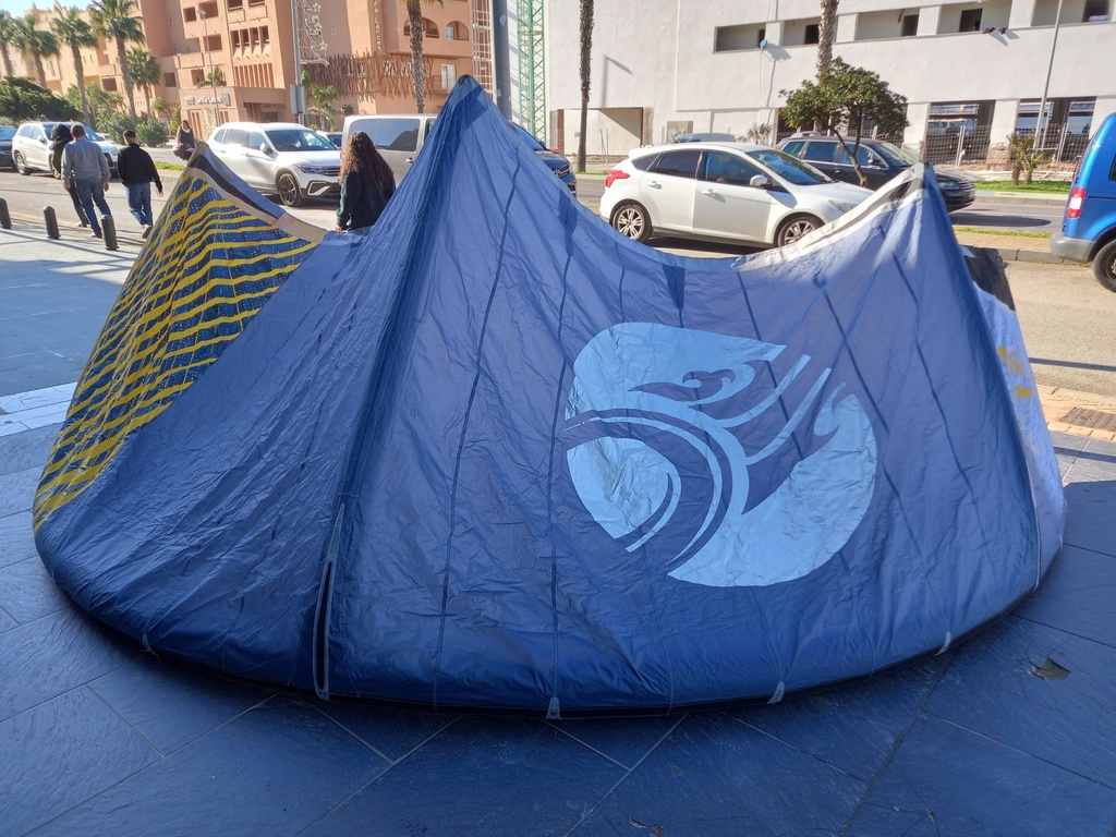MOTO KITE ONLY 2022 CYAN/YELLOW 12m (used)