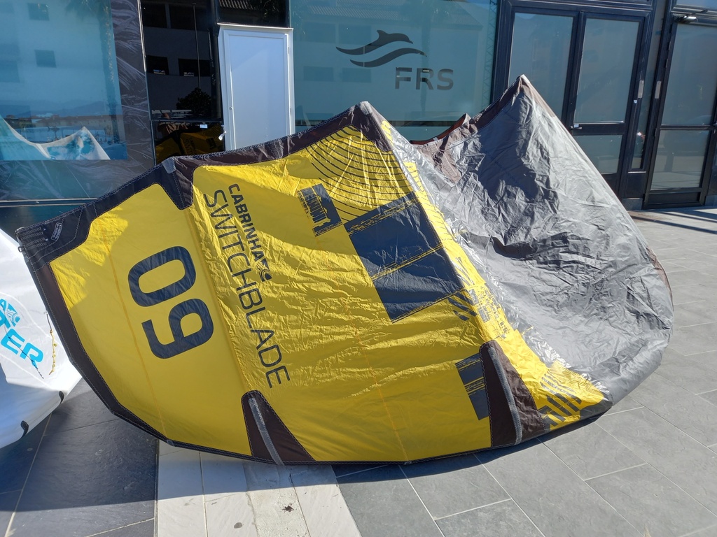 SWITCHBLADE KITE ONLY 2022 CYAN/YELLOW 9m (used)