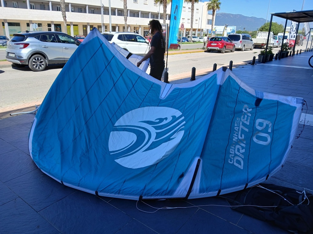 DRIFTER 2023 C3 TEAL/WHITE 9m (used)